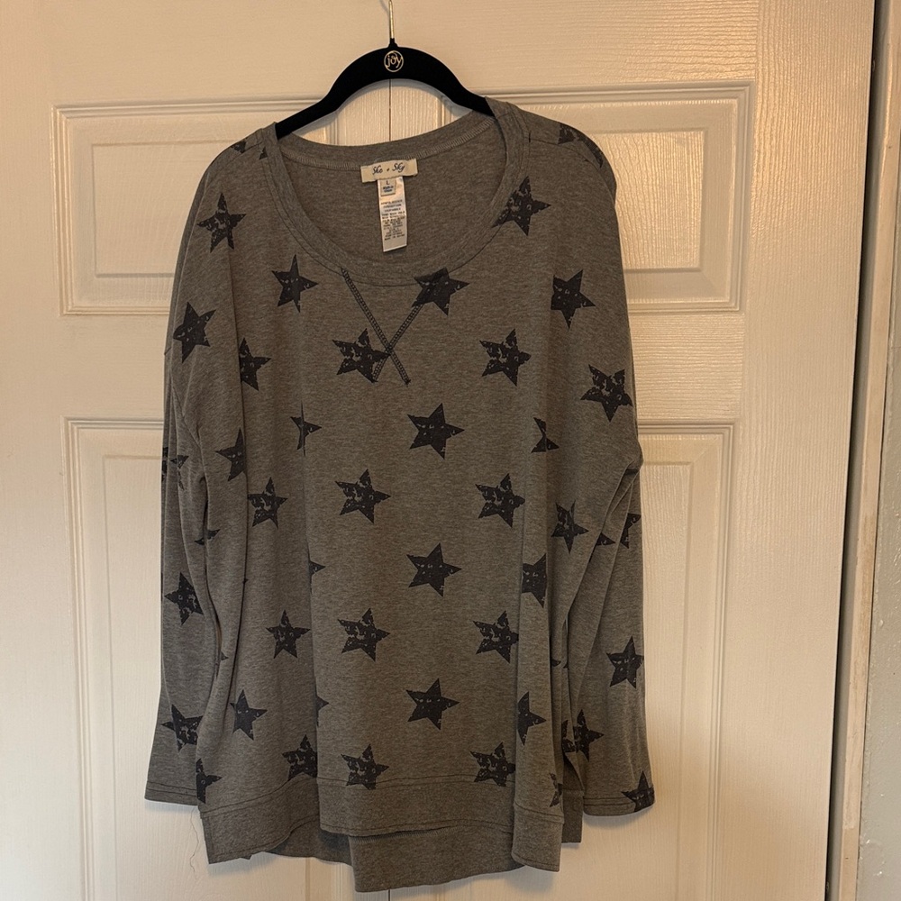 She + Sky Gray Star Patterned Sweater